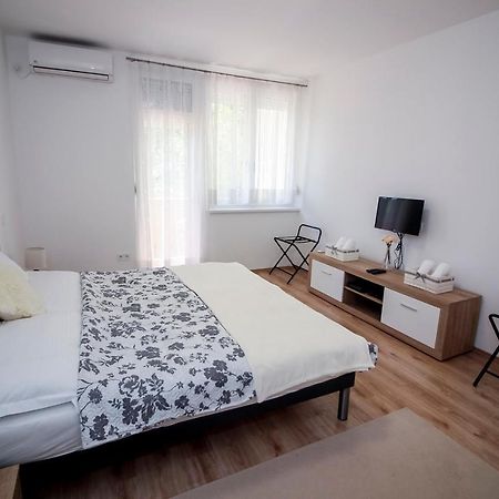 Helios Apartman Szeged Daire Dış mekan fotoğraf